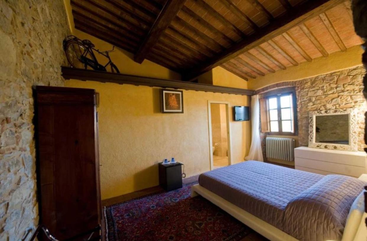 Room In Bb - Agriturismo Sottotono, Nature And Relax 卡尔米尼亚诺 外观 照片