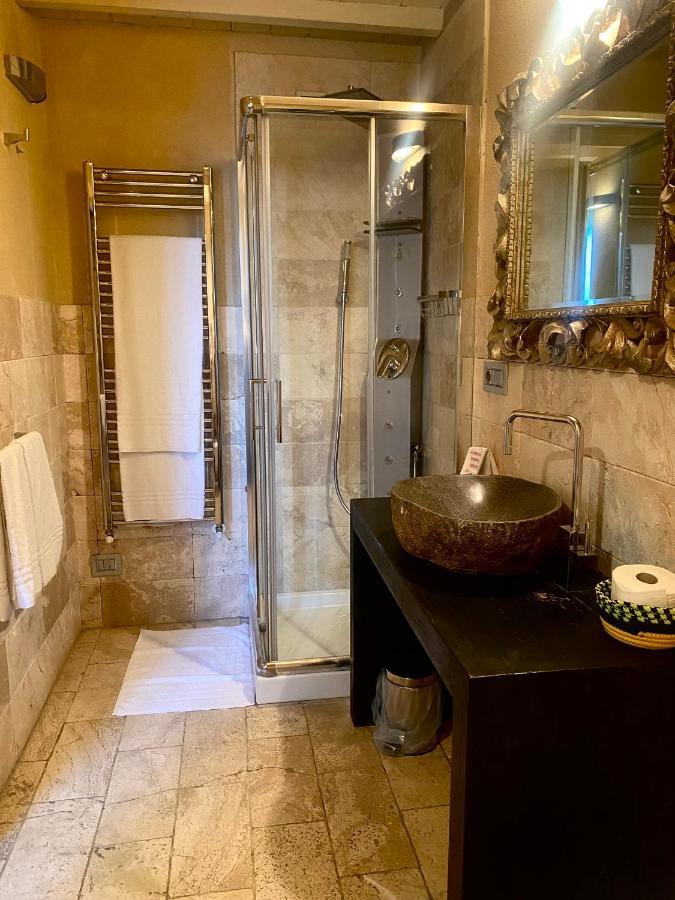 Room In Bb - Agriturismo Sottotono, Nature And Relax 卡尔米尼亚诺 外观 照片