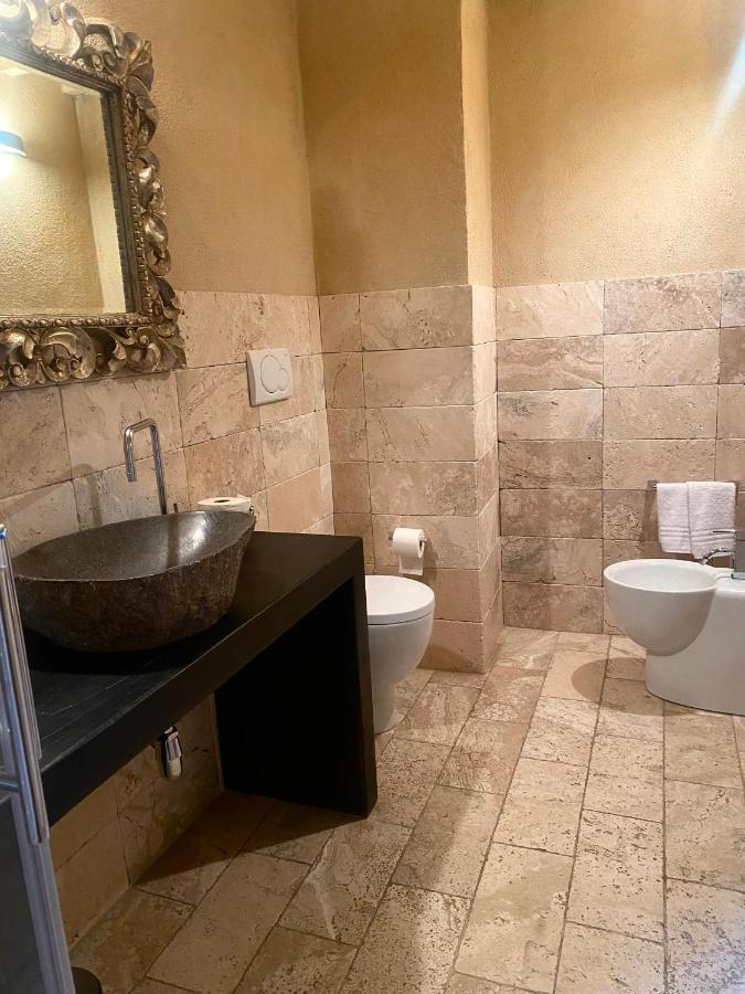 Room In Bb - Agriturismo Sottotono, Nature And Relax 卡尔米尼亚诺 外观 照片